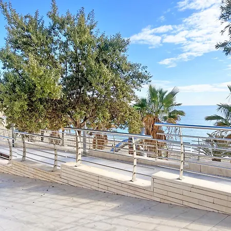 A 100 Metros De La Playa. Parking Gratuito Privado * Alicante