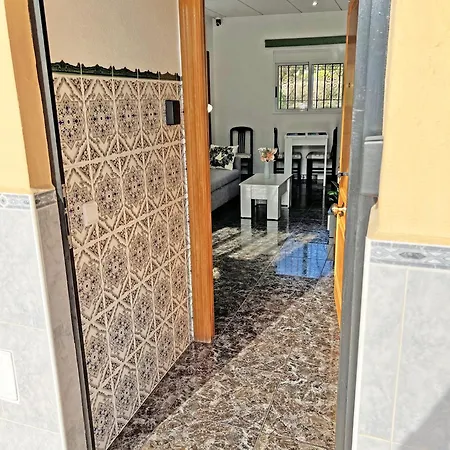 A 100 Metros De La Playa. Parking Gratuito Privado * Alicante