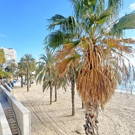 A 100 Metros De La Playa. Parking Gratuito Privado 아파트