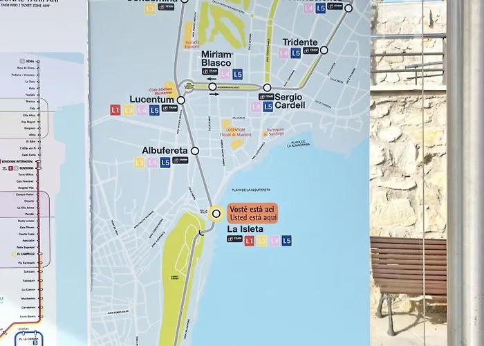 A 100 Metros De La Playa. Parking Gratuito Privado