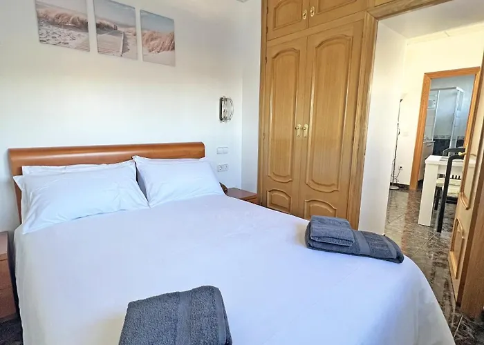 아파트 A 100 Metros De La Playa. Parking Gratuito Privado *