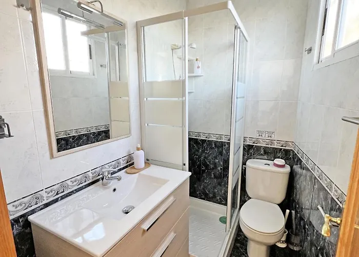 아파트 A 100 Metros De La Playa. Parking Gratuito Privado *