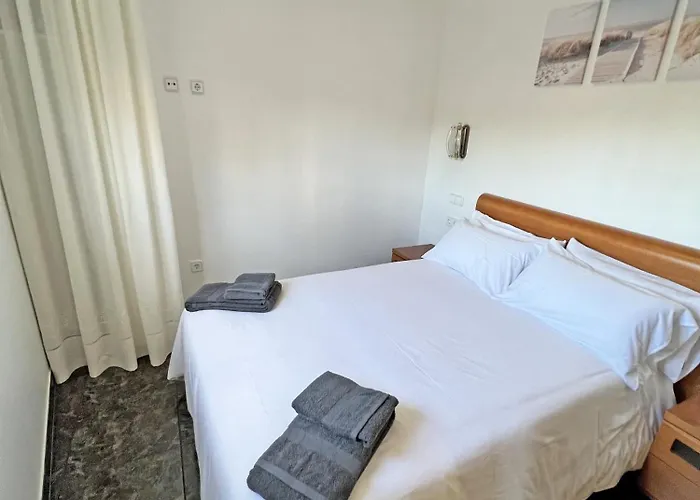 A 100 Metros De La Playa. Parking Gratuito Privado 아파트